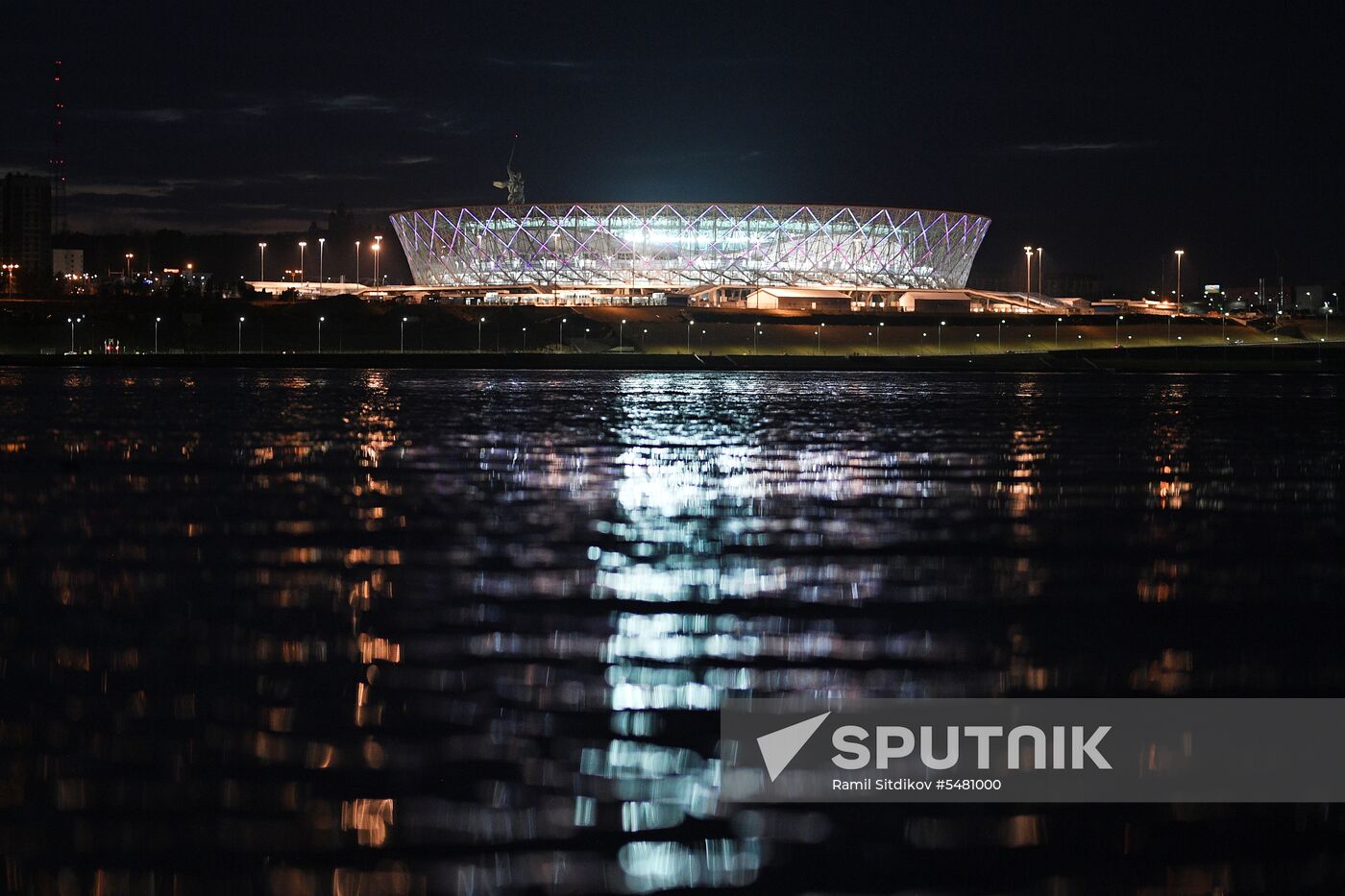 Football. Vogograd Arena hosts first official match
