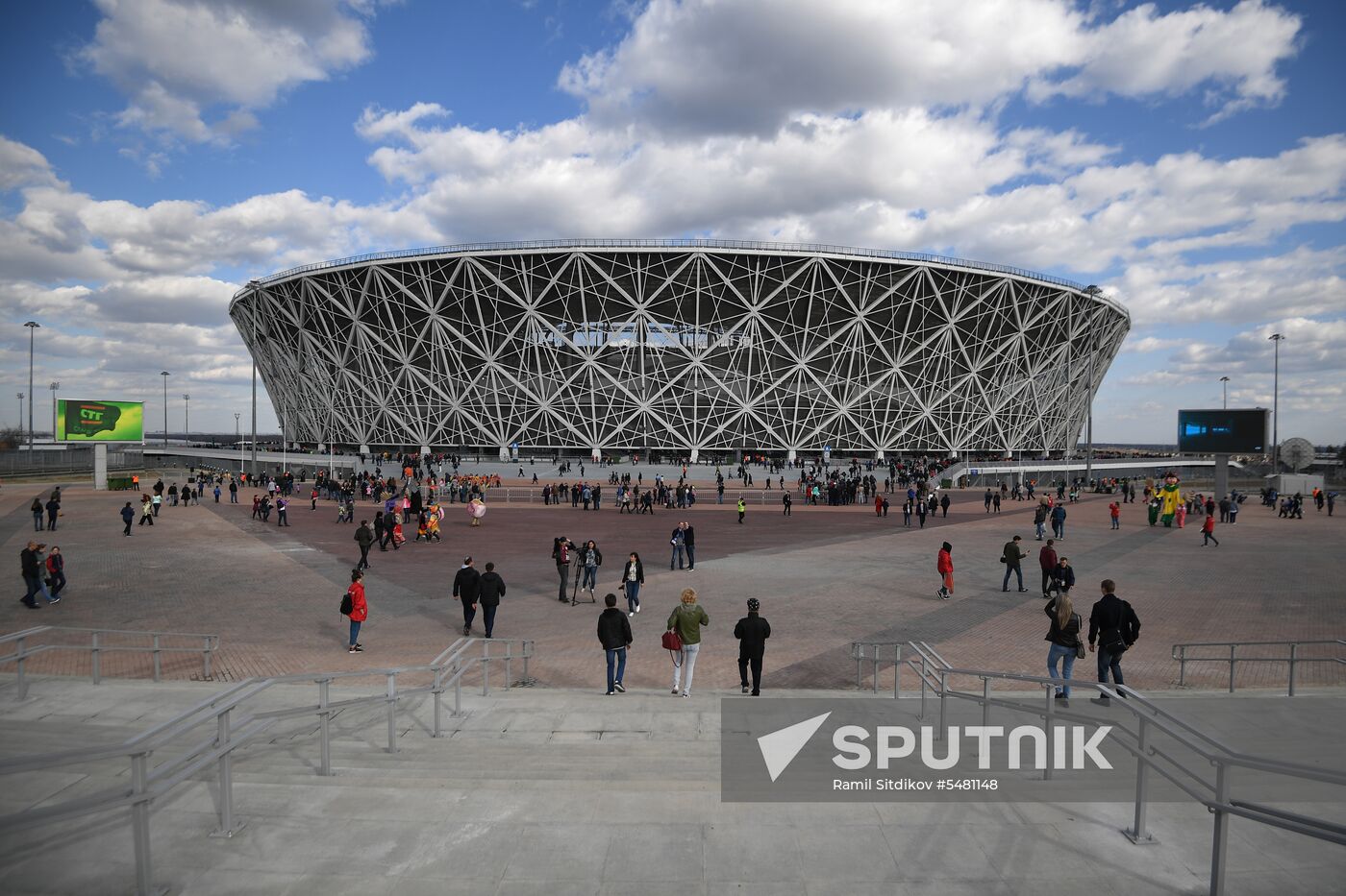 Football. Vogograd Arena hosts first official match
