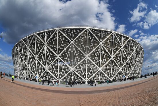 Football. Vogograd Arena hosts first official match