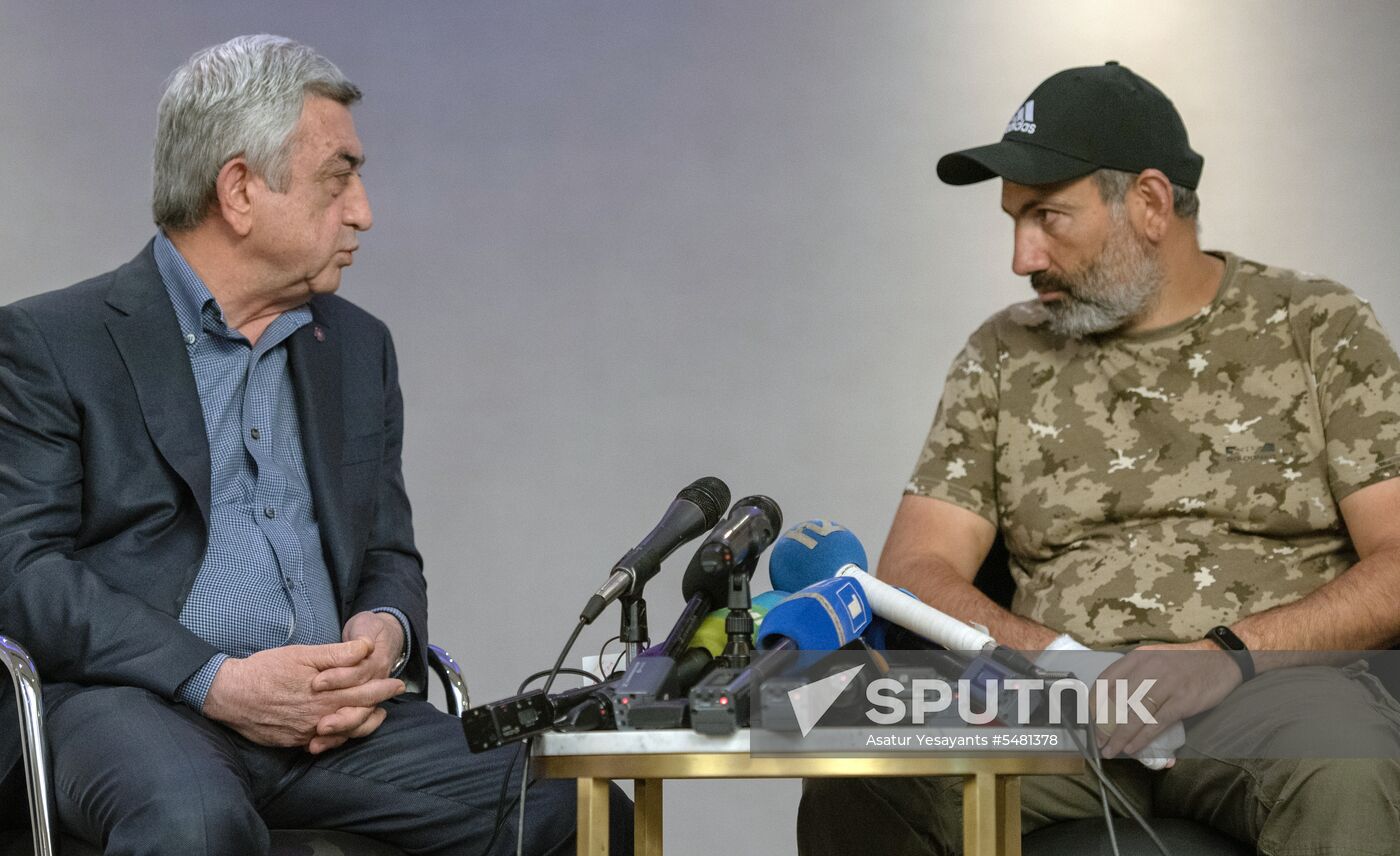 Armenian Prime Minister Serzh Sargsyan meets with opposition leader Nikol Pashinyan