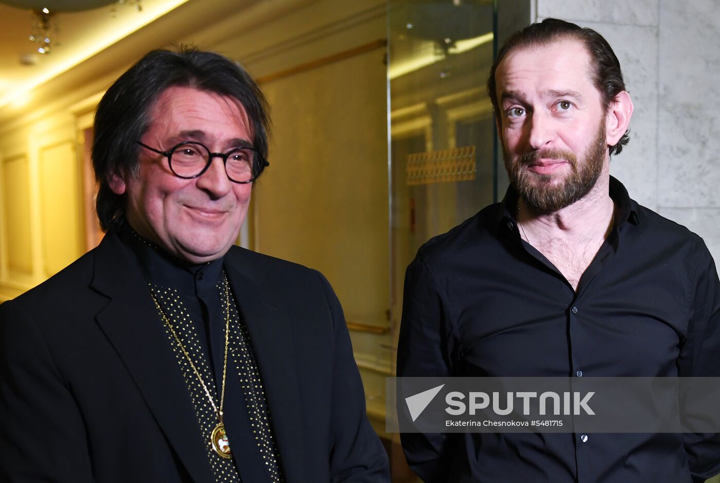 Performance by Yury Bashmet, Konstantin Khabensky and Moscow Virtuosi Chamber Orchestra