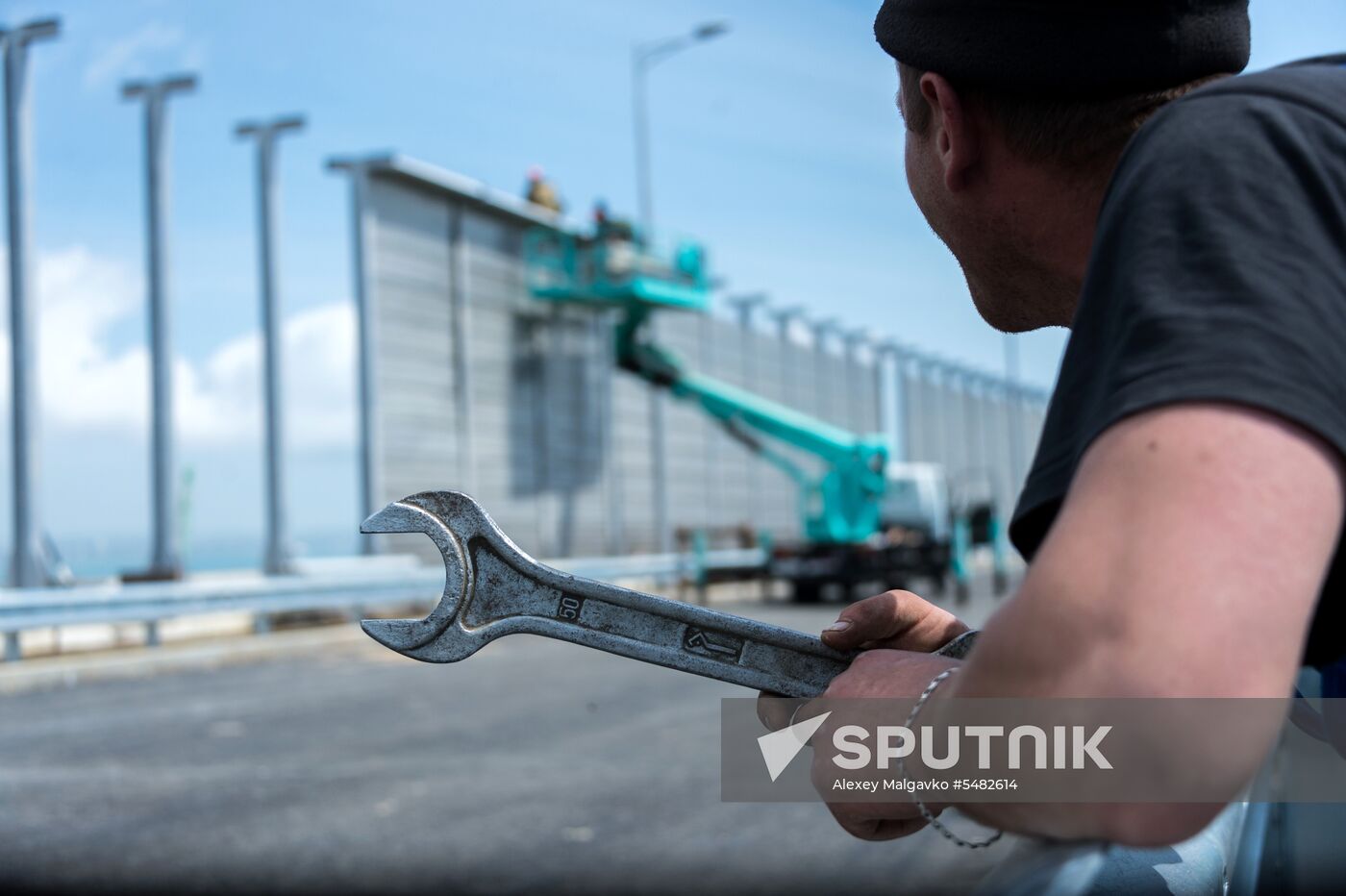 Construction of access roads to Crimean Bridge
