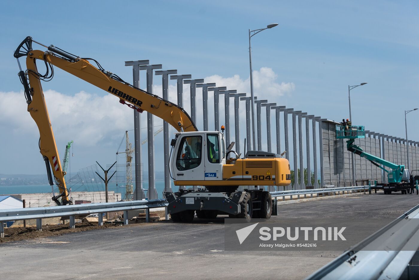 Construction of access roads to Crimean Bridge