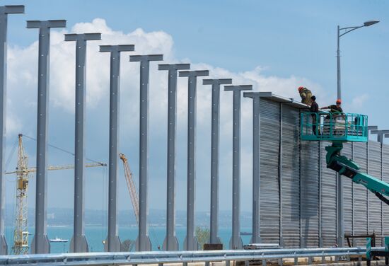 Construction of access roads to Crimean Bridge