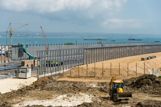 Construction of access roads to Crimean Bridge
