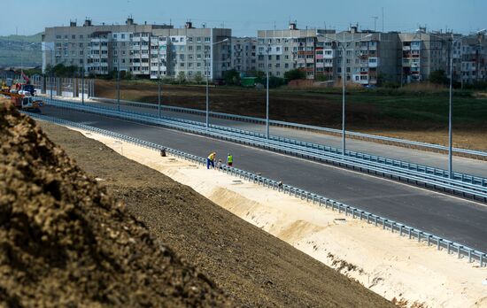 Construction of access roads to Crimean Bridge