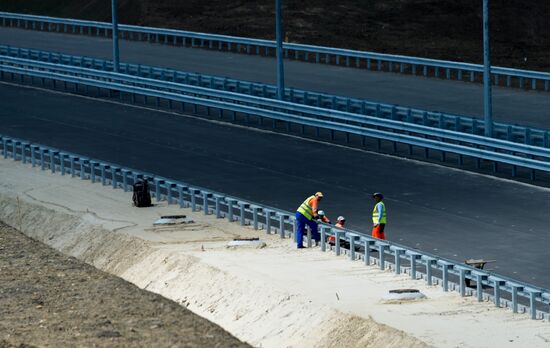 Construction of access roads to Crimean Bridge