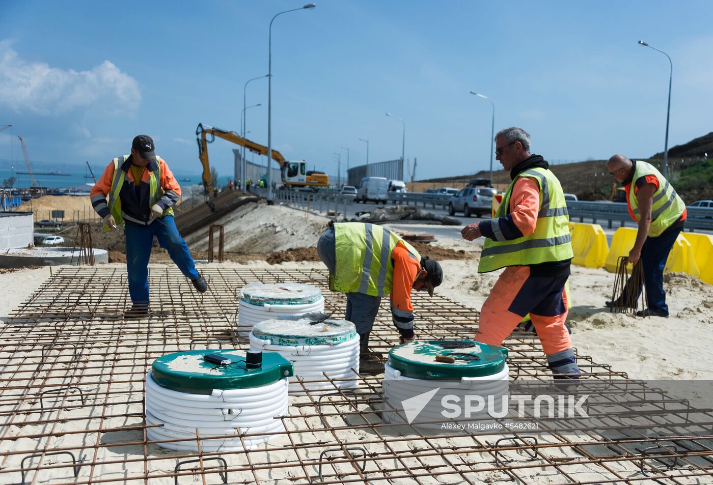 Construction of access roads to Crimean Bridge