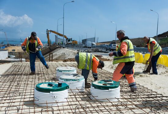 Construction of access roads to Crimean Bridge