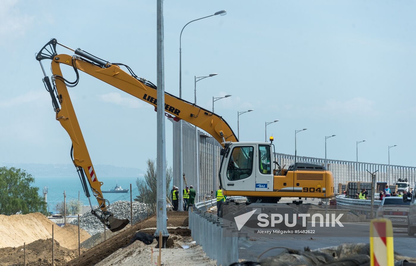 Construction of access roads to Crimean Bridge