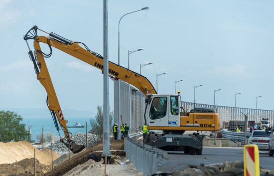 Construction of access roads to Crimean Bridge