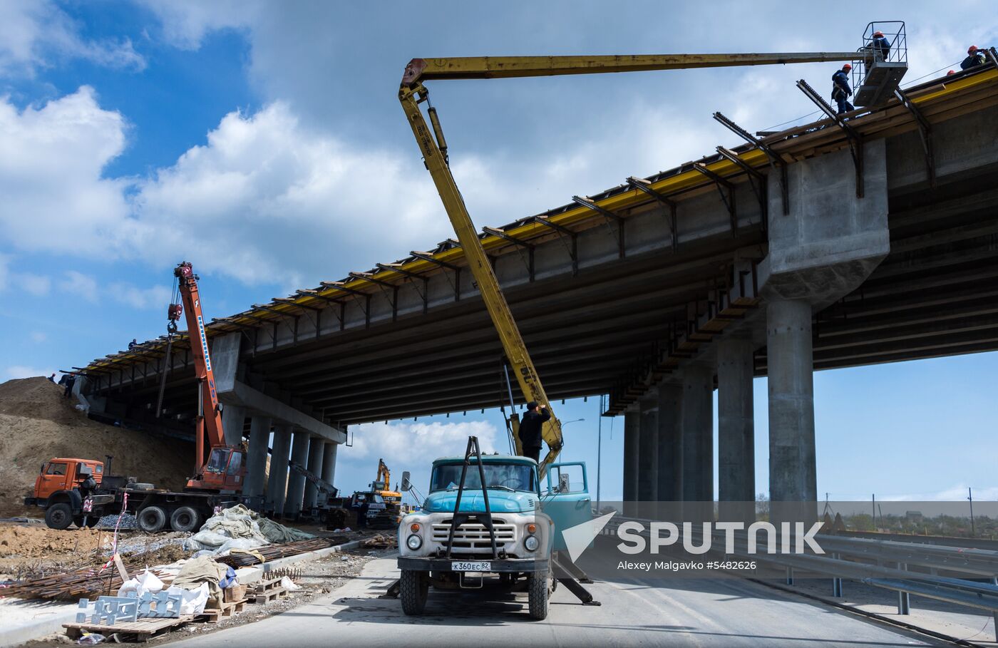 Construction of access roads to Crimean Bridge