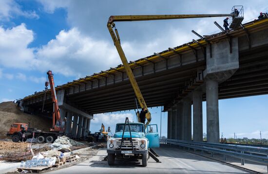Construction of access roads to Crimean Bridge