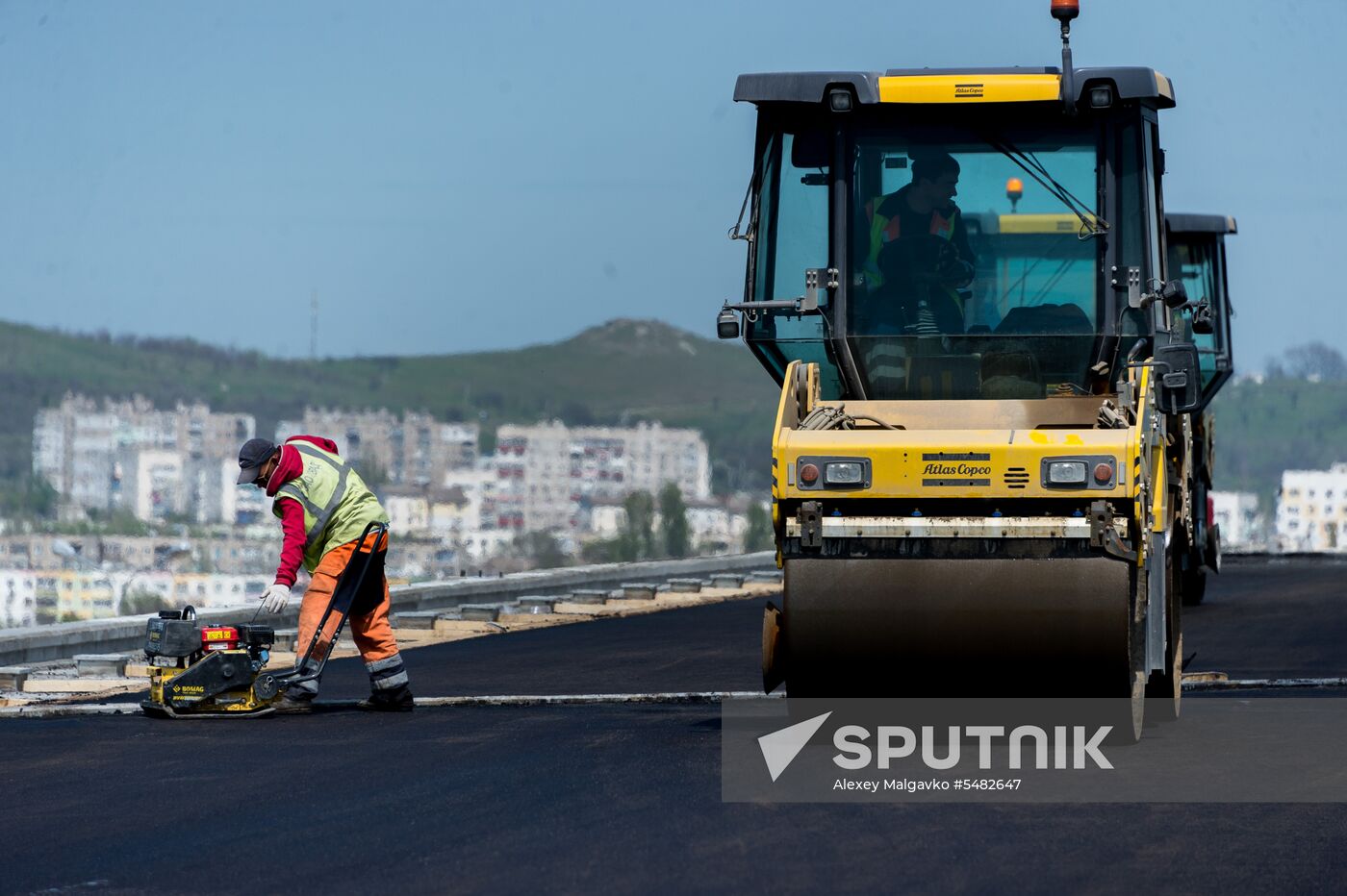 Construction of access roads to Crimean Bridge