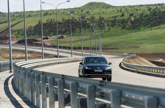 Construction of access roads to Crimean Bridge