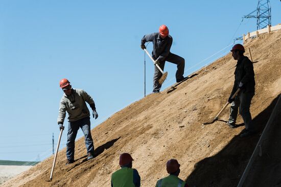 Construction of access roads to Crimean Bridge
