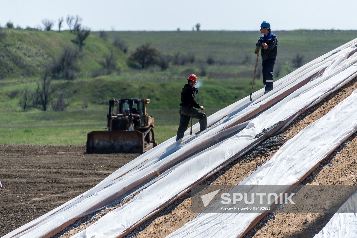 Construction of access roads to Crimean Bridge