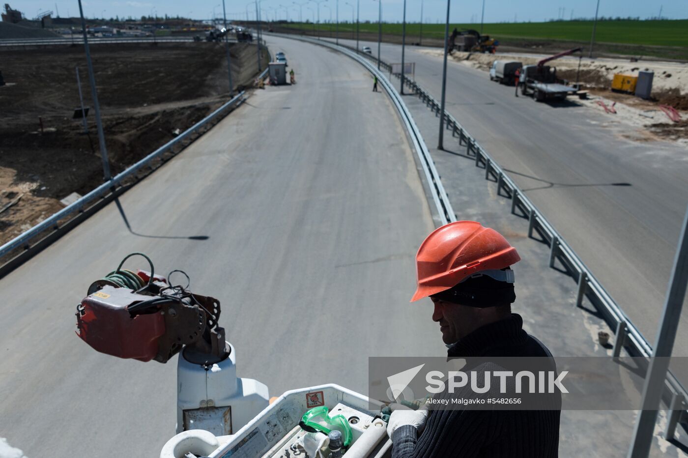 Construction of access roads to Crimean Bridge