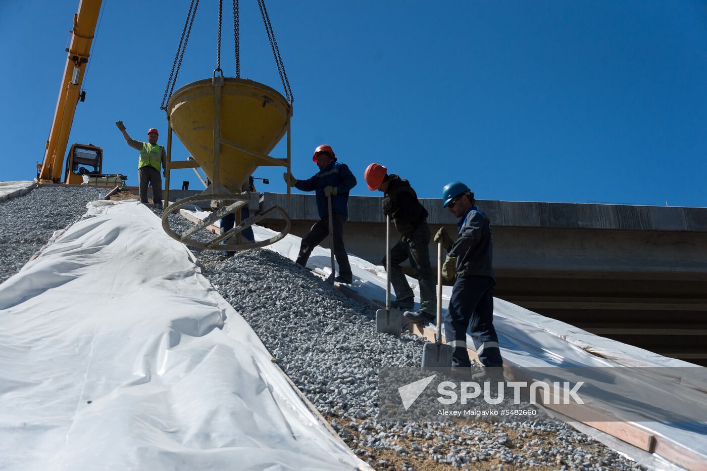 Construction of access roads to Crimean Bridge