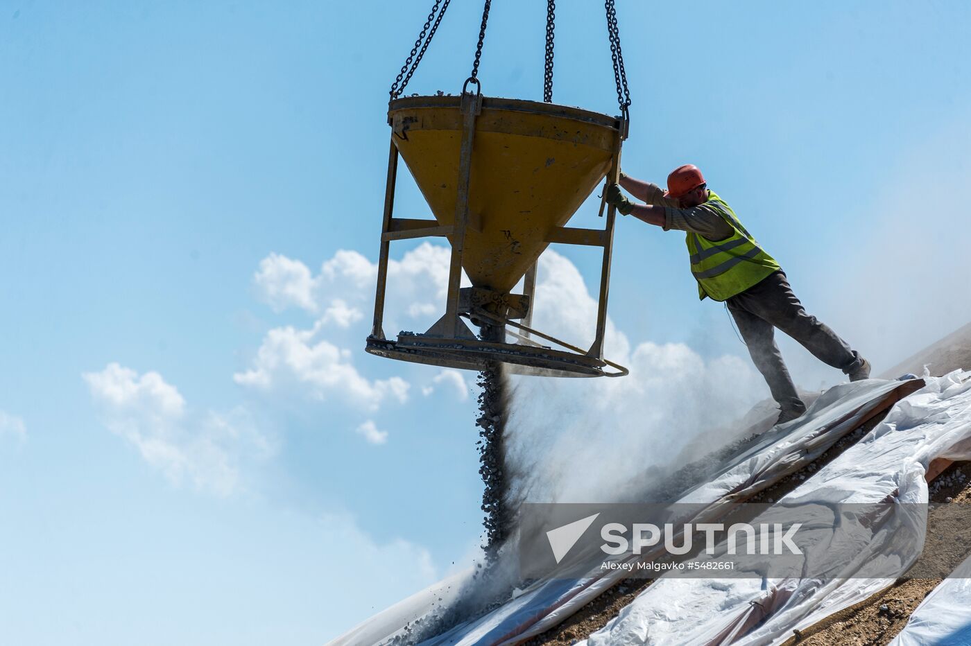 Construction of access roads to Crimean Bridge