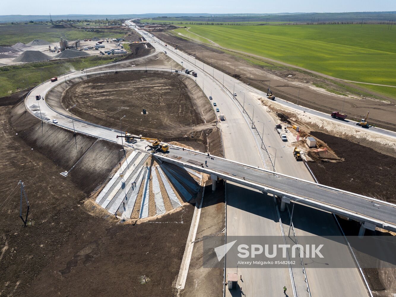 Construction of access roads to Crimean Bridge