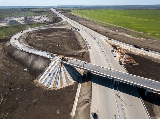 Construction of access roads to Crimean Bridge