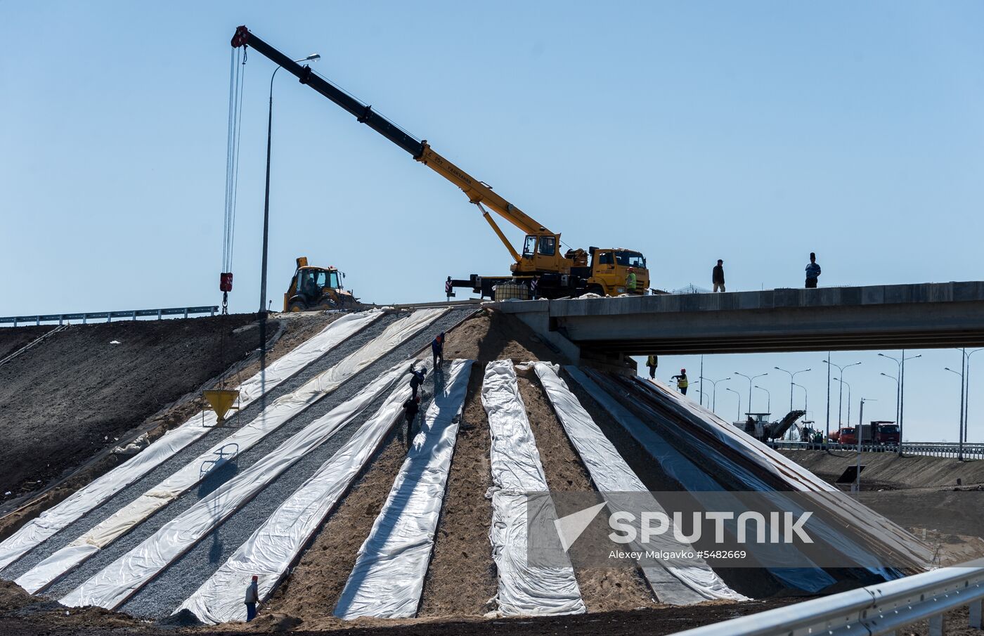 Construction of access roads to Crimean Bridge