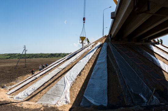 Construction of access roads to Crimean Bridge