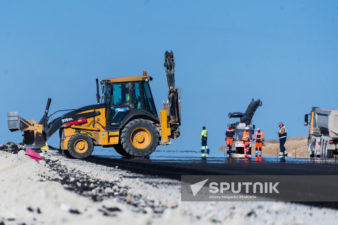 Construction of access roads to Crimean Bridge