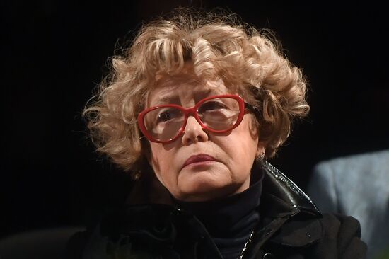 Paying last respects to actress Nina Doroshina