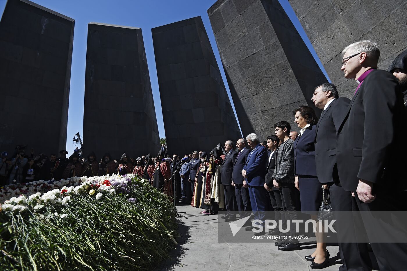 Laying flowers in Yerevan in memory of Armenian Genocide victims