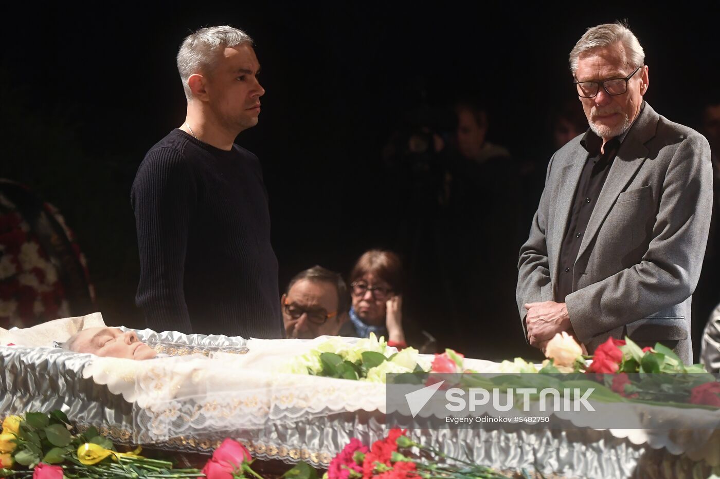Paying last respects to actress Nina Doroshina
