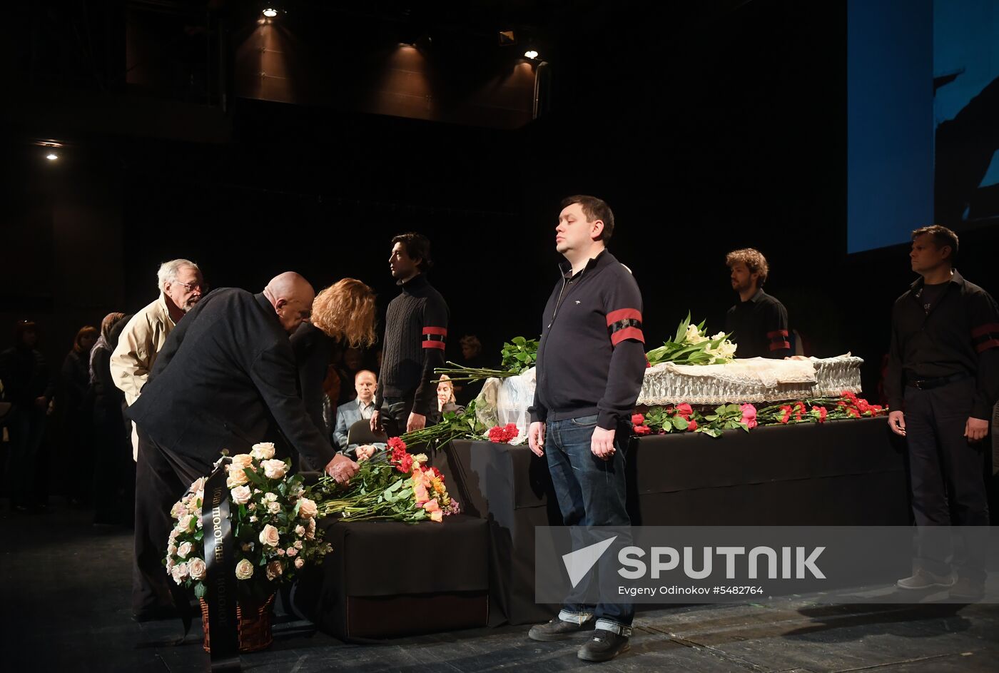 Paying last respects to actress Nina Doroshina