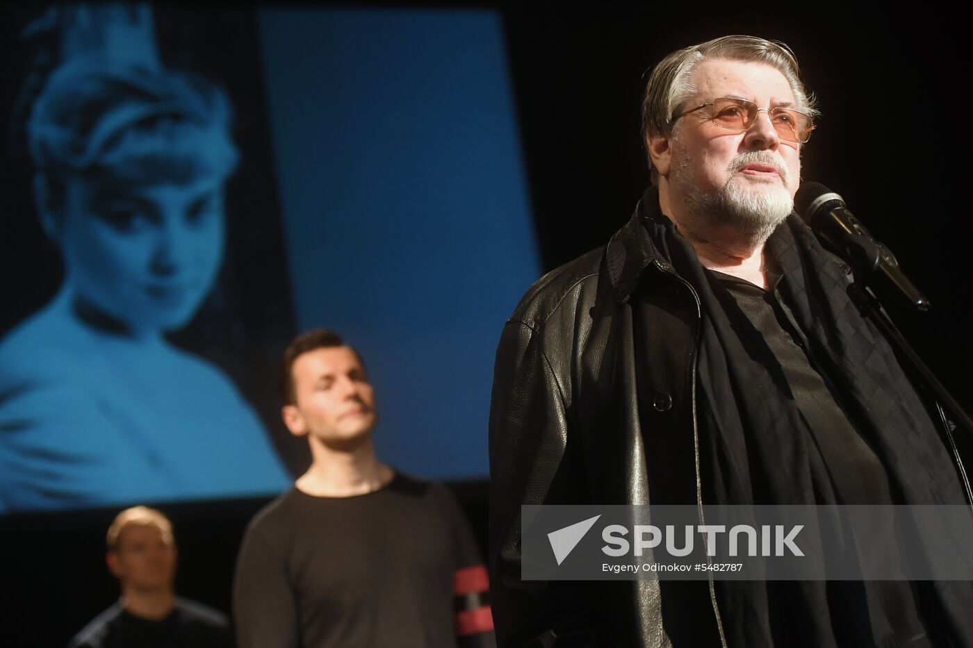 Paying last respects to actress Nina Doroshina