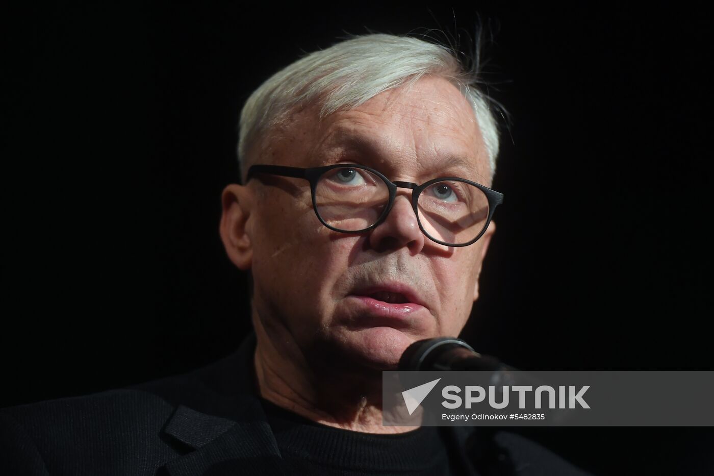 Paying last respects to actress Nina Doroshina