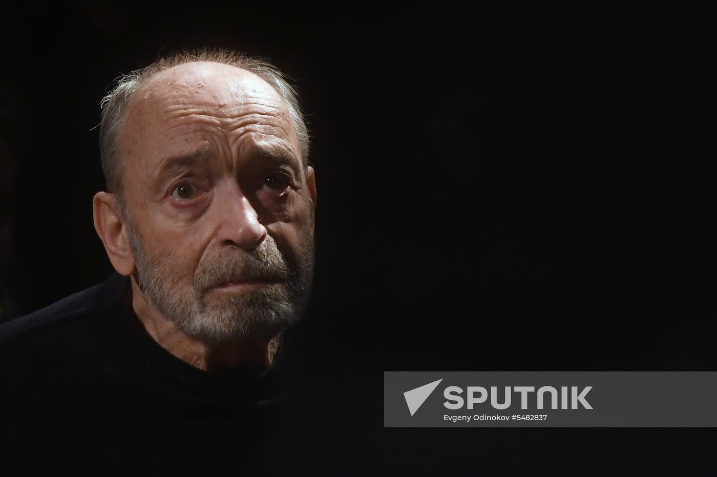 Paying last respects to actress Nina Doroshina