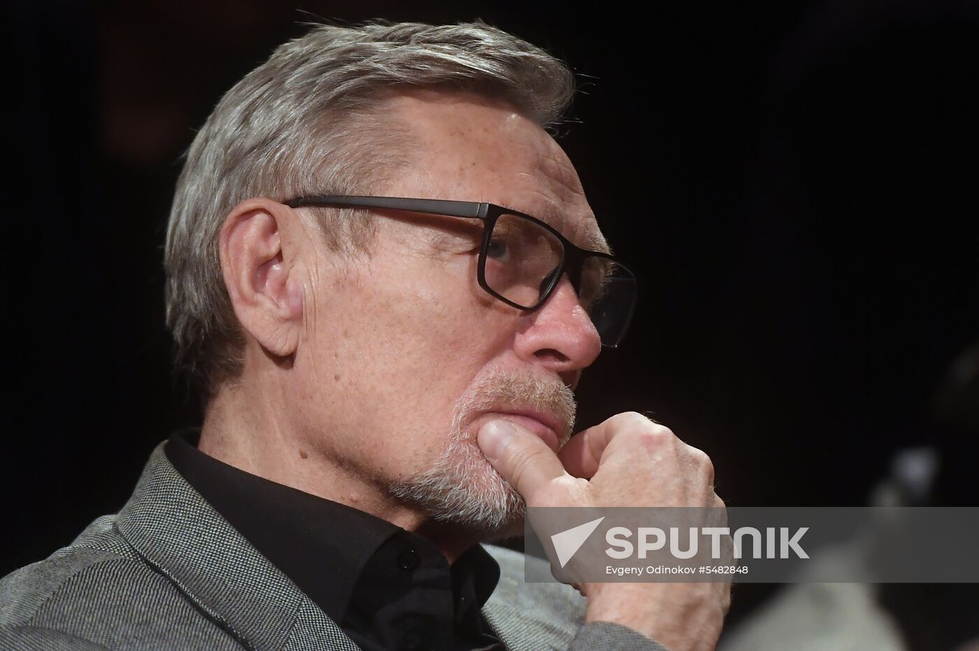 Paying last respects to actress Nina Doroshina