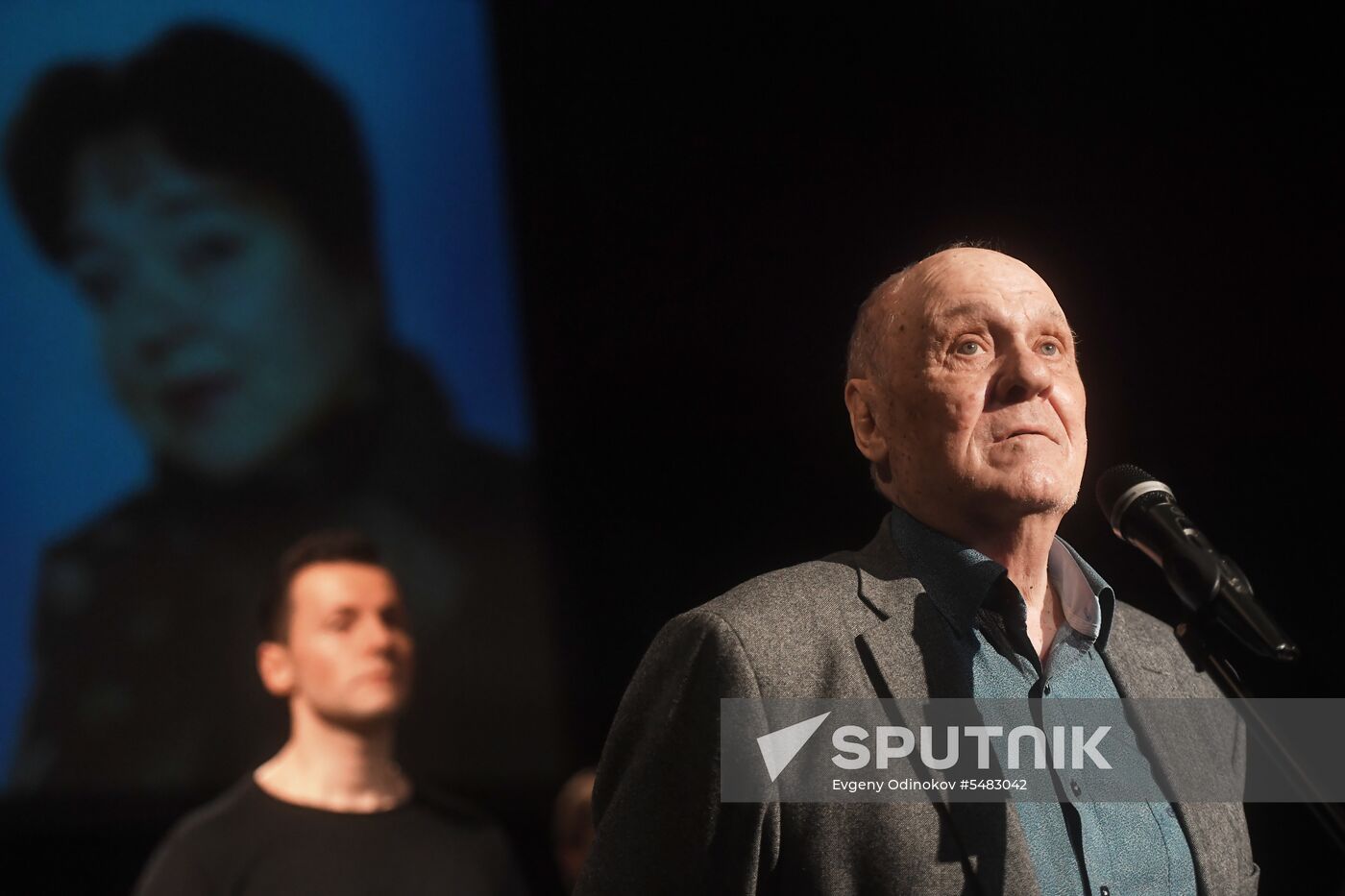 Paying last respects to actress Nina Doroshina