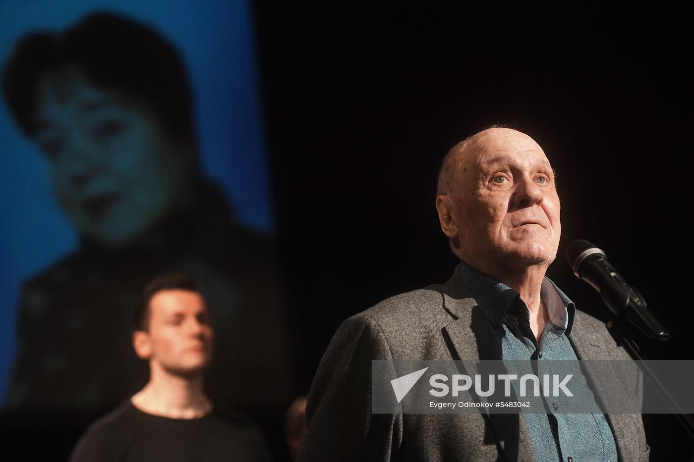 Paying last respects to actress Nina Doroshina