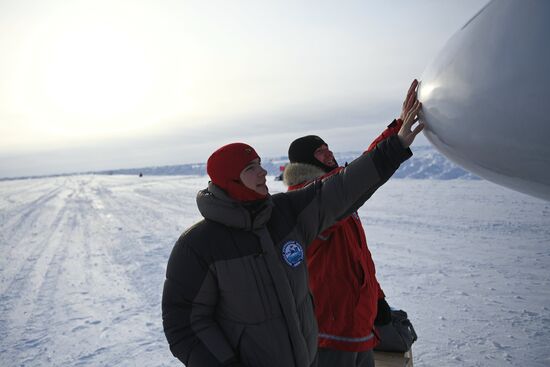 Arctic expedition to North Pole