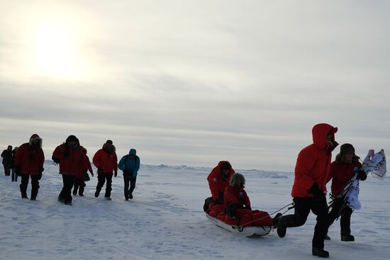 Arctic expedition to North Pole