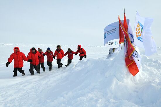 Arctic expedition to North Pole