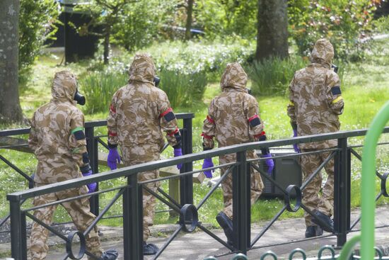 Salisbury begins cleaning spots related to Skripals poisoning