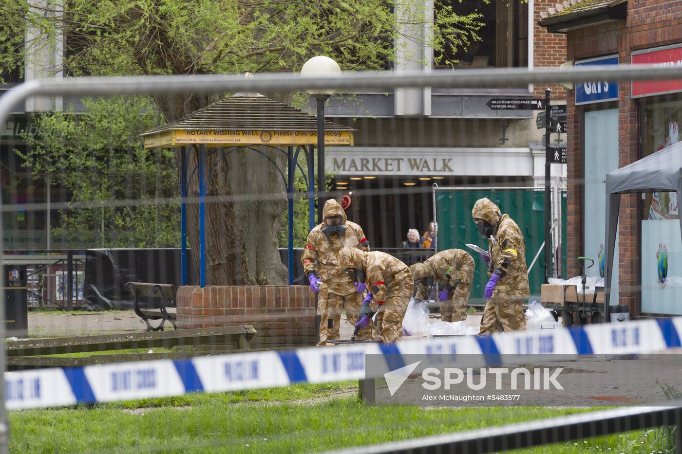 Salisbury begins cleaning spots related to Skripals poisoning