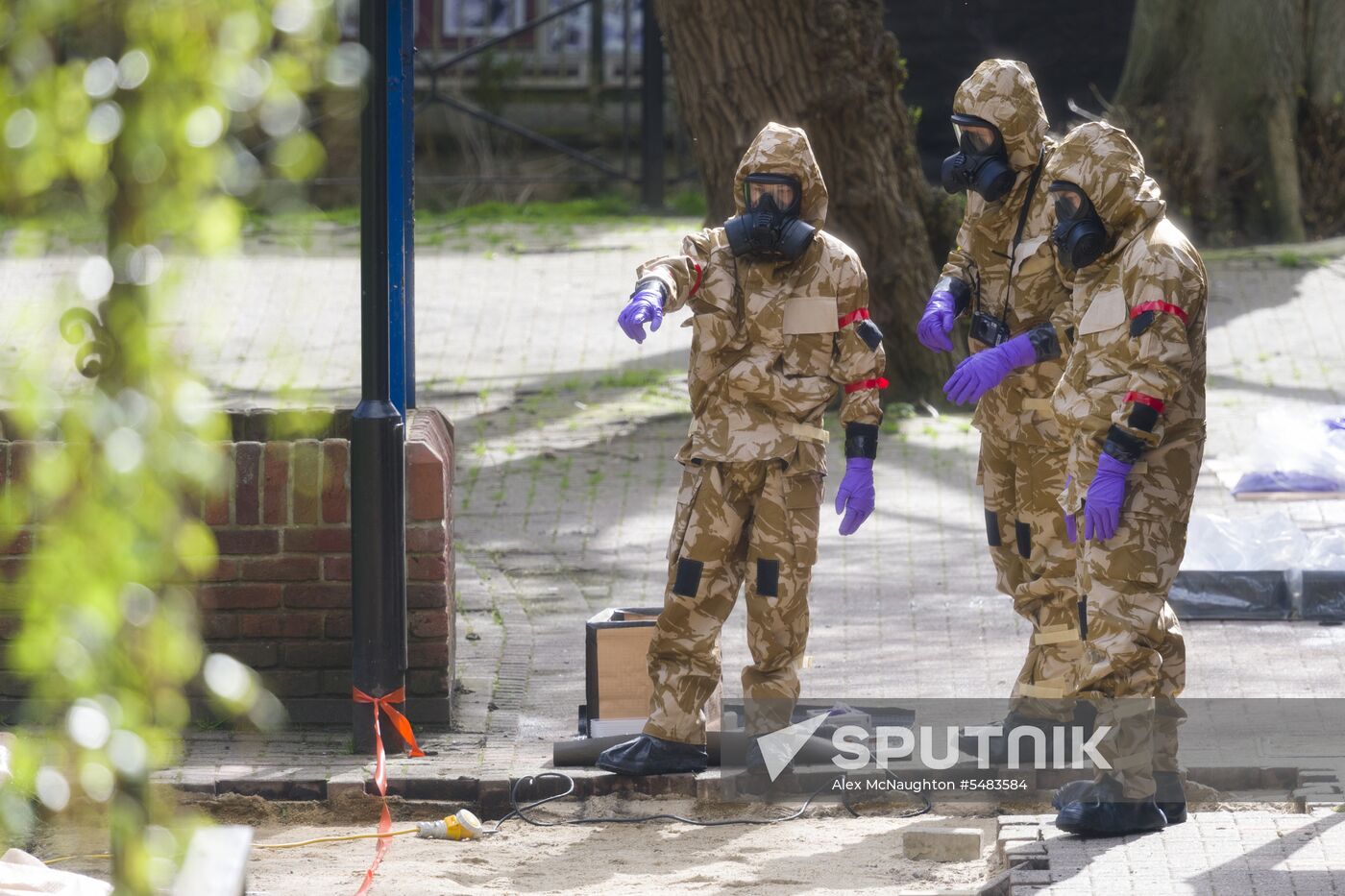 Salisbury begins cleaning spots related to Skripals poisoning