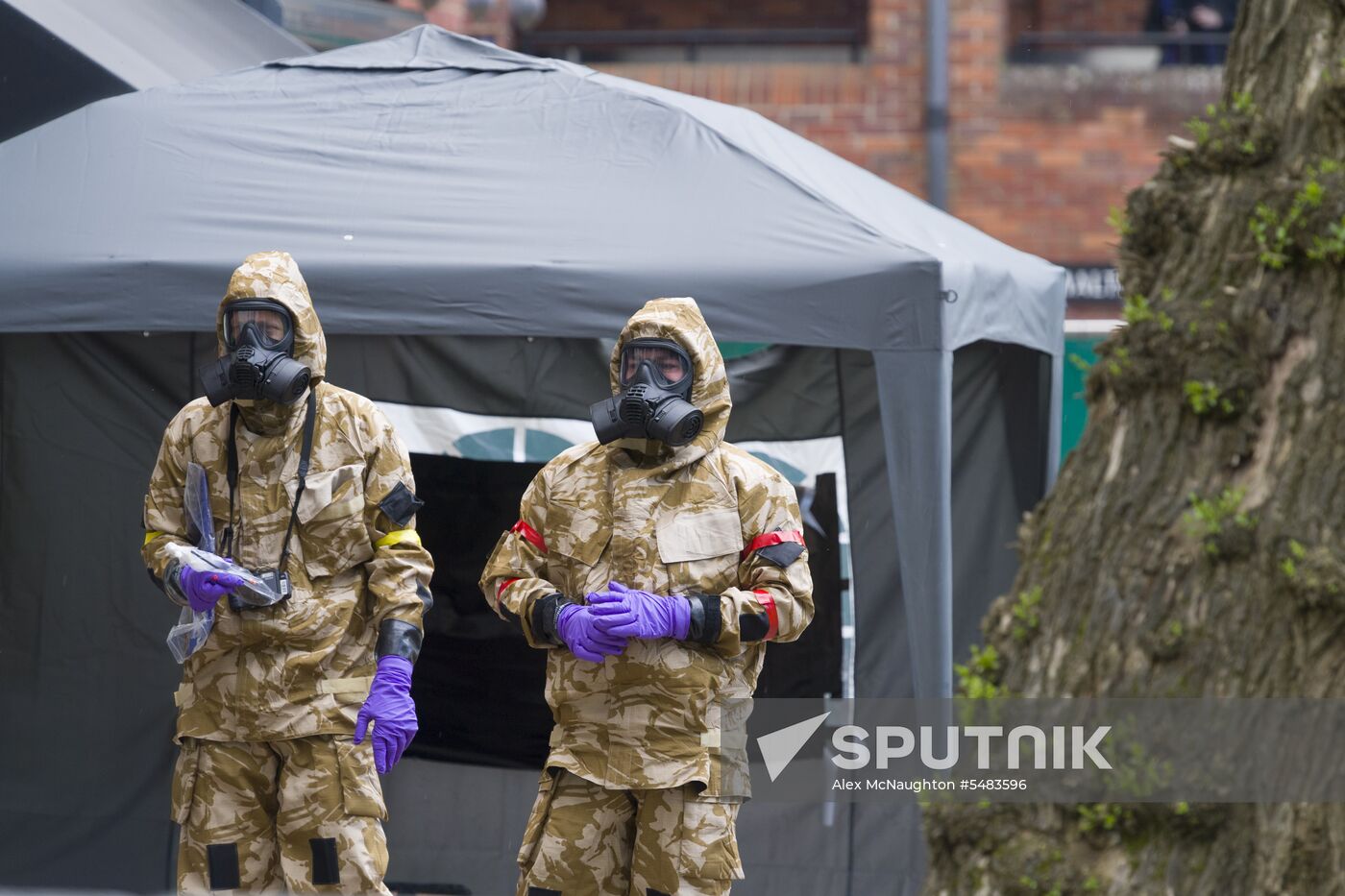 Salisbury begins cleaning spots related to Skripal poisoning