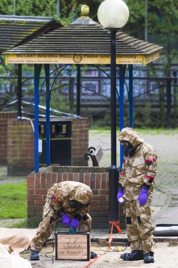 Salisbury begins cleaning spots related to Skripals poisoning