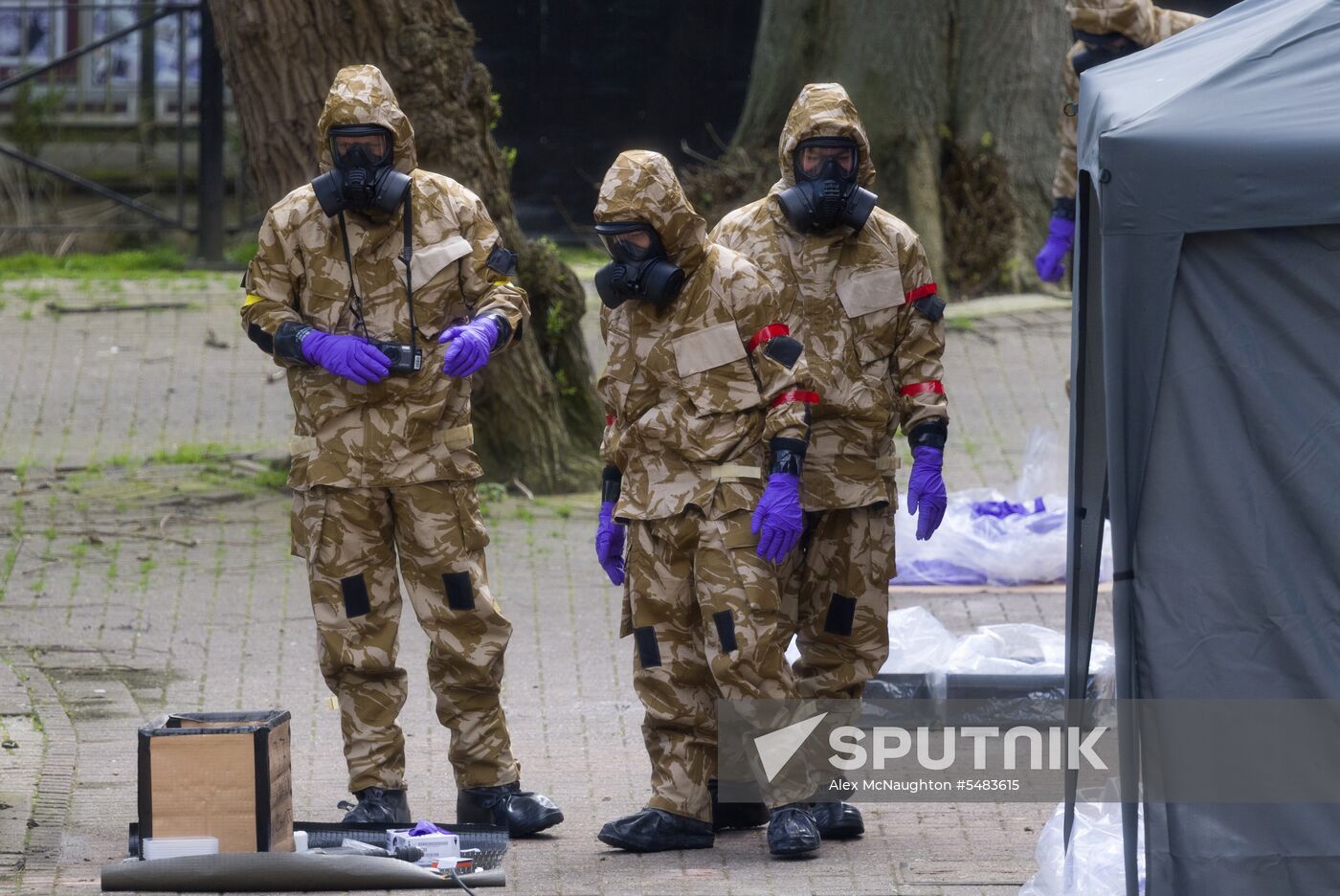Salisbury begins cleaning spots related to Skripal poisoning