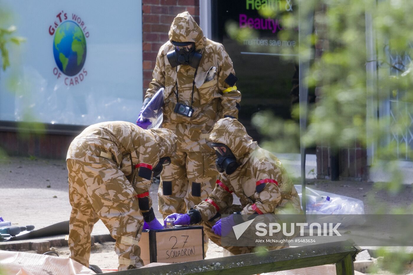 Salisbury begins cleaning spots related to Skripals poisoning