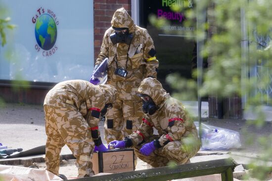 Salisbury begins cleaning spots related to Skripals poisoning